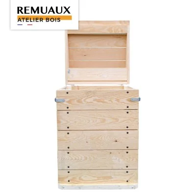 Composteur 300L avec coffre fabriqué par l'atelier de menuiserie Apiculture Remuaux dans le Tarn Composteur 300L avec coffre fabriqué par l'atelier de menuiserie Apiculture Remuaux dans le Tarn