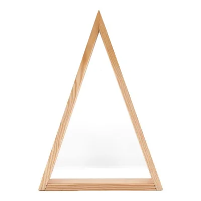Coffret pyramide en bois fabriqué en France par l'atelier de menuiserie Remuaux Coffret pyramide en bois fabriqué en France par l'atelier de menuiserie Remuaux