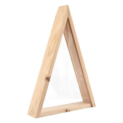Coffret pyramide en bois fabriqué en France par l'atelier de menuiserie Remuaux Coffret pyramide en bois fabriqué en France par l'atelier de menuiserie Remuaux
