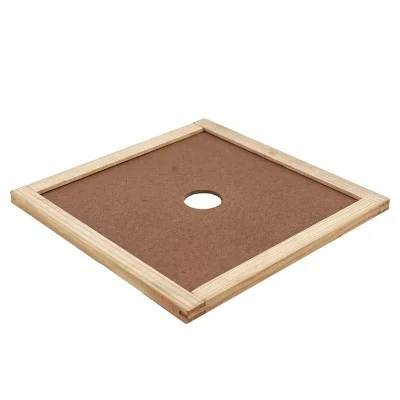 Couvre-cadres 350x350 mm : modèle en isorel avec encadrement bois – pour ruche Warré avec trou Ø50 mm.
