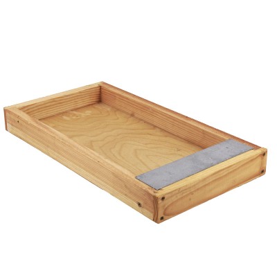 Nourrisseur couvre-cadres en bois paraffiné avec plaque métal – format 267x505x50 mm, fabrication européenne.
