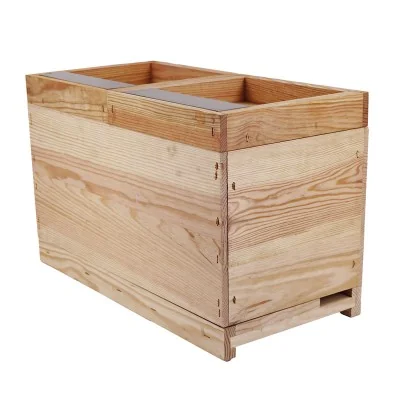 Ruchette d’élevage Langstroth avec plateau double entrée, 2 nourrisseurs bois paraffinés et haussette 2x6 cadres Ruchette d’élevage Langstroth avec plateau double entrée, 2 nourrisseurs bois paraffinés et haussette 2x6 cadres