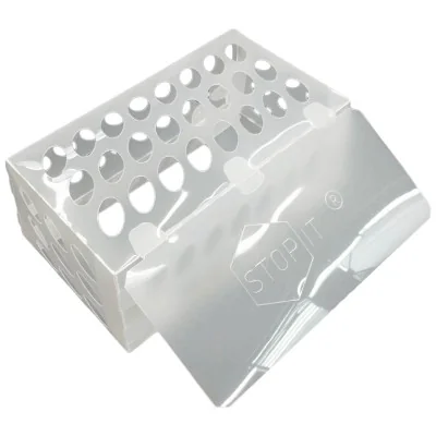 Vue produit du bouclier Stop It : sas perforé à ouvertures ovales empêchant le vol des frelons, installation express.