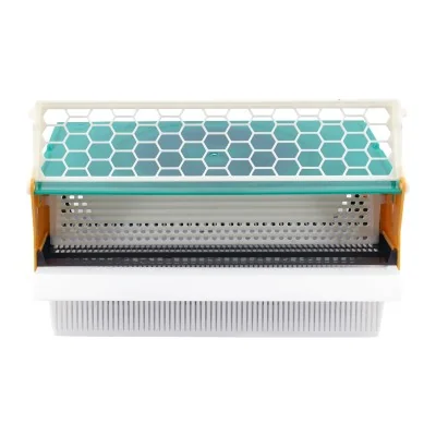 Trappe à pollen d’entrée plastique avec grille à trous ronds et protection anti-frelon