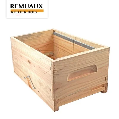 Corps de haussette d’élevage avec séparation centrale amovible