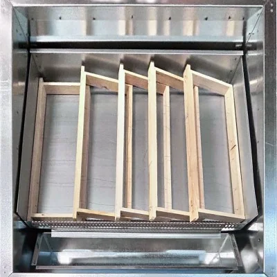 Intérieur du cérificateur solaire galvanisé Quarti avec cadres de hausses en place