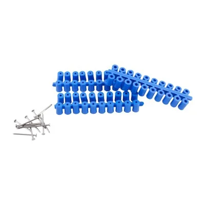 Lot de 100 pions d’espacement plastique pour cadres de ruche avec pointes de fixation incluses.